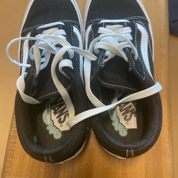 Vans - Picture 6 of 7